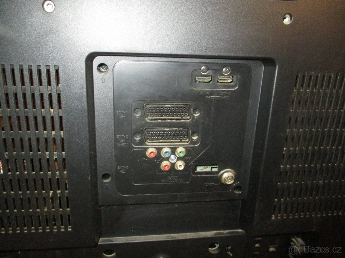 LCD televize JVC 42 palců (107cm), nemá DVBT2 - 3