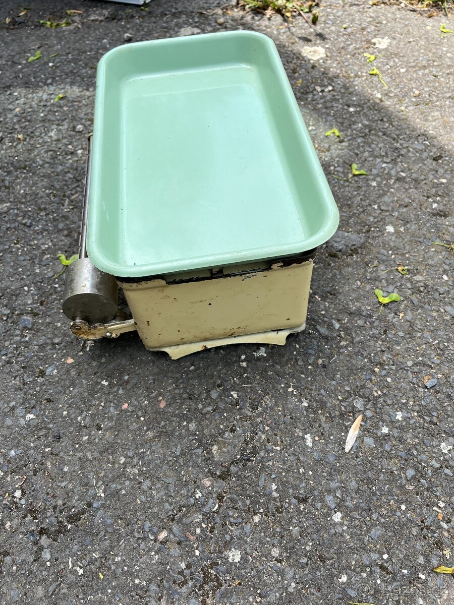 KUCHYŇSKÁ VÁHA RETRO - 3