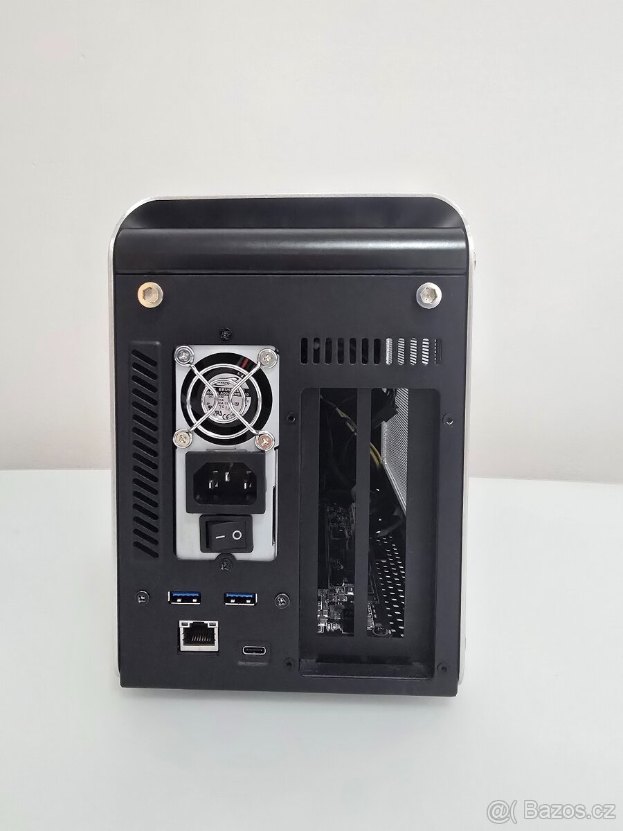 SAPPHIRE GearBox Thunderbolt 3 eGFX (externí GPU dock) - 3