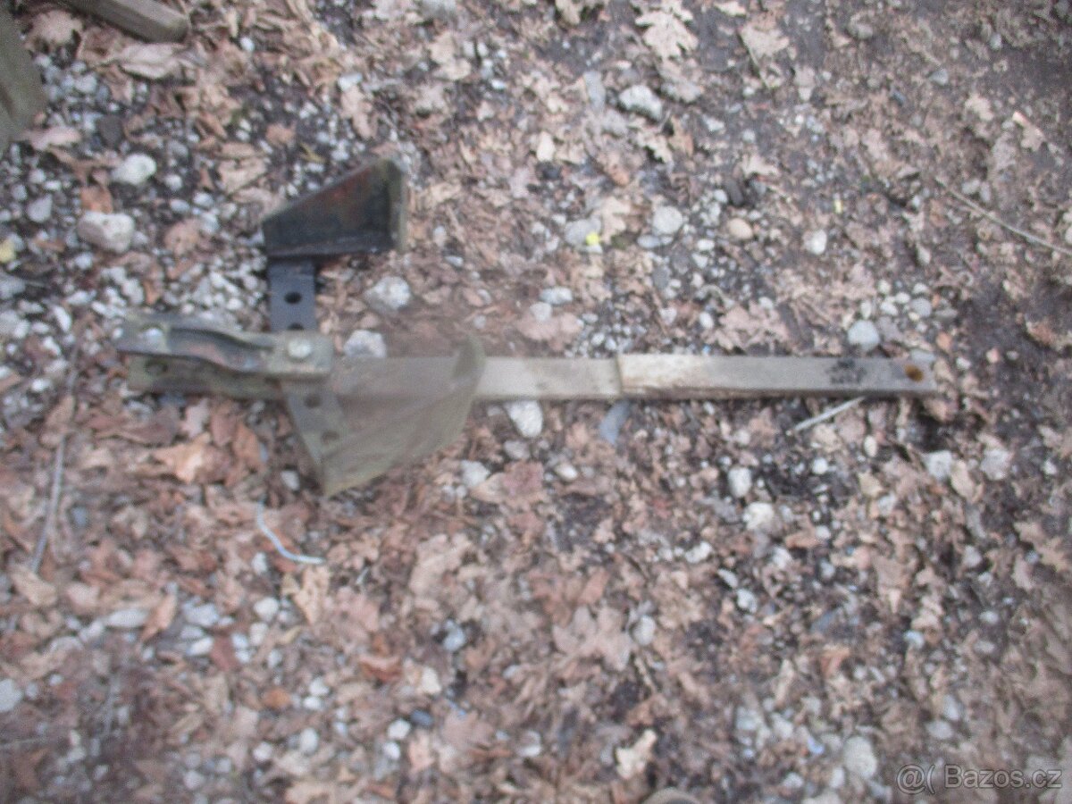 díly na trakturek - 3