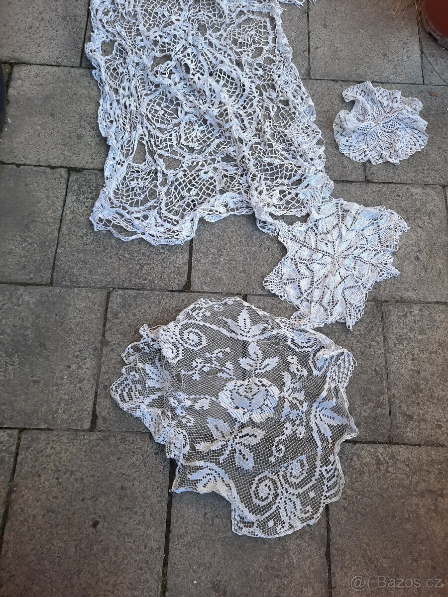 Háčkovany ubrous - 3