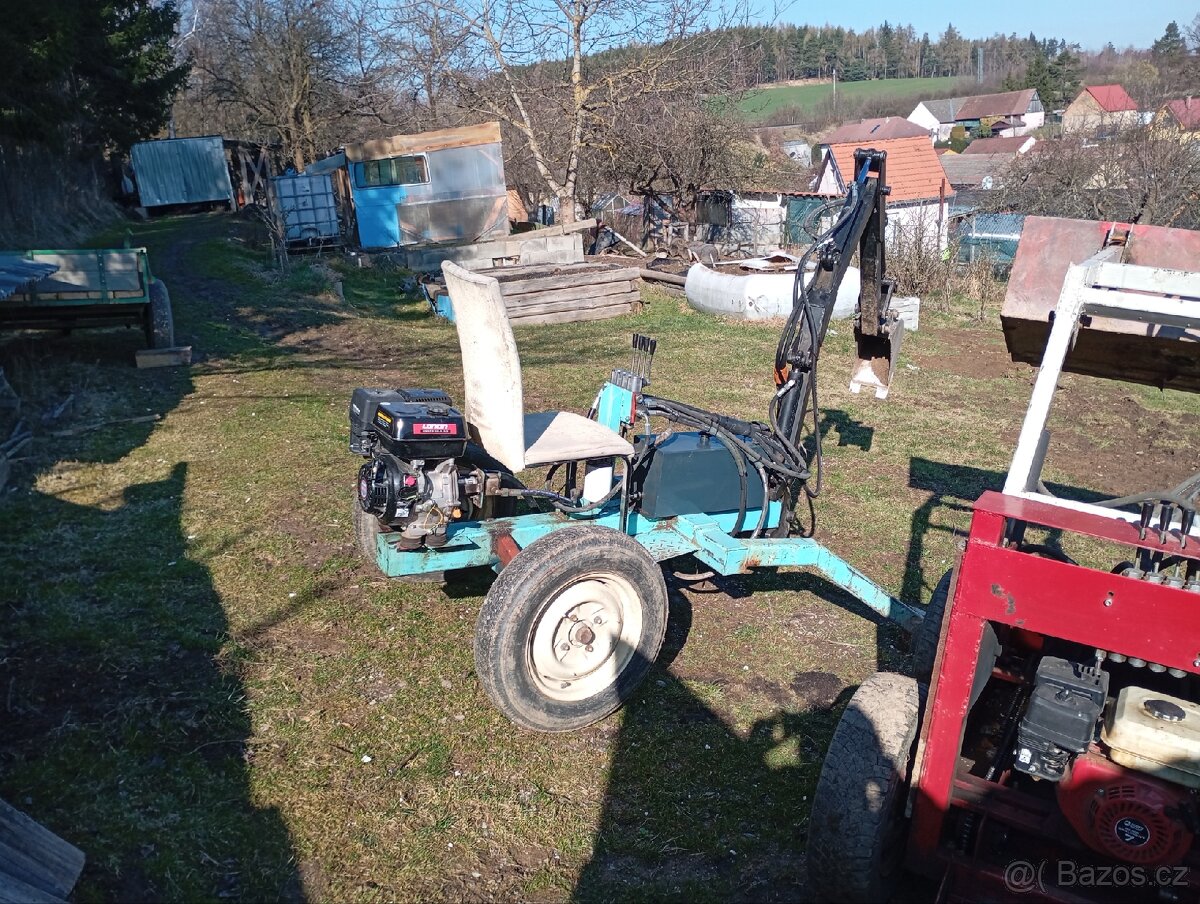 Minibagr a nakladač - 3