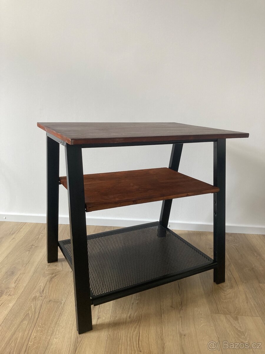 Stolek - 3