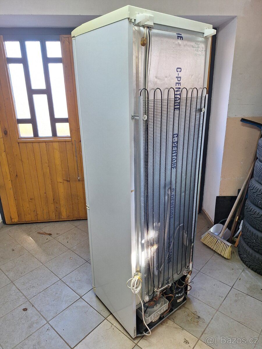 Lednička s mrazničkou - 3