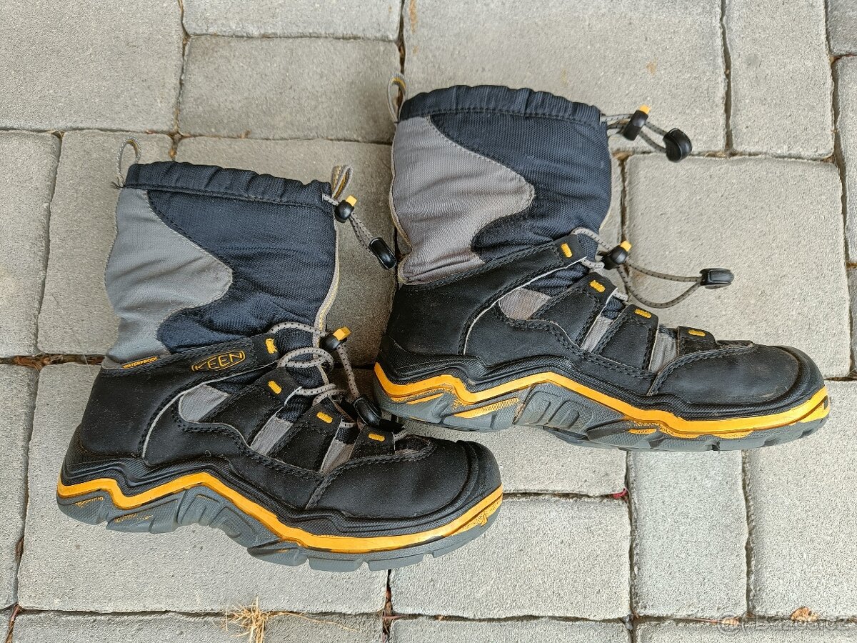 Prodám dětské vysoké zimní boty Keen vel. EU 32/33 - 3