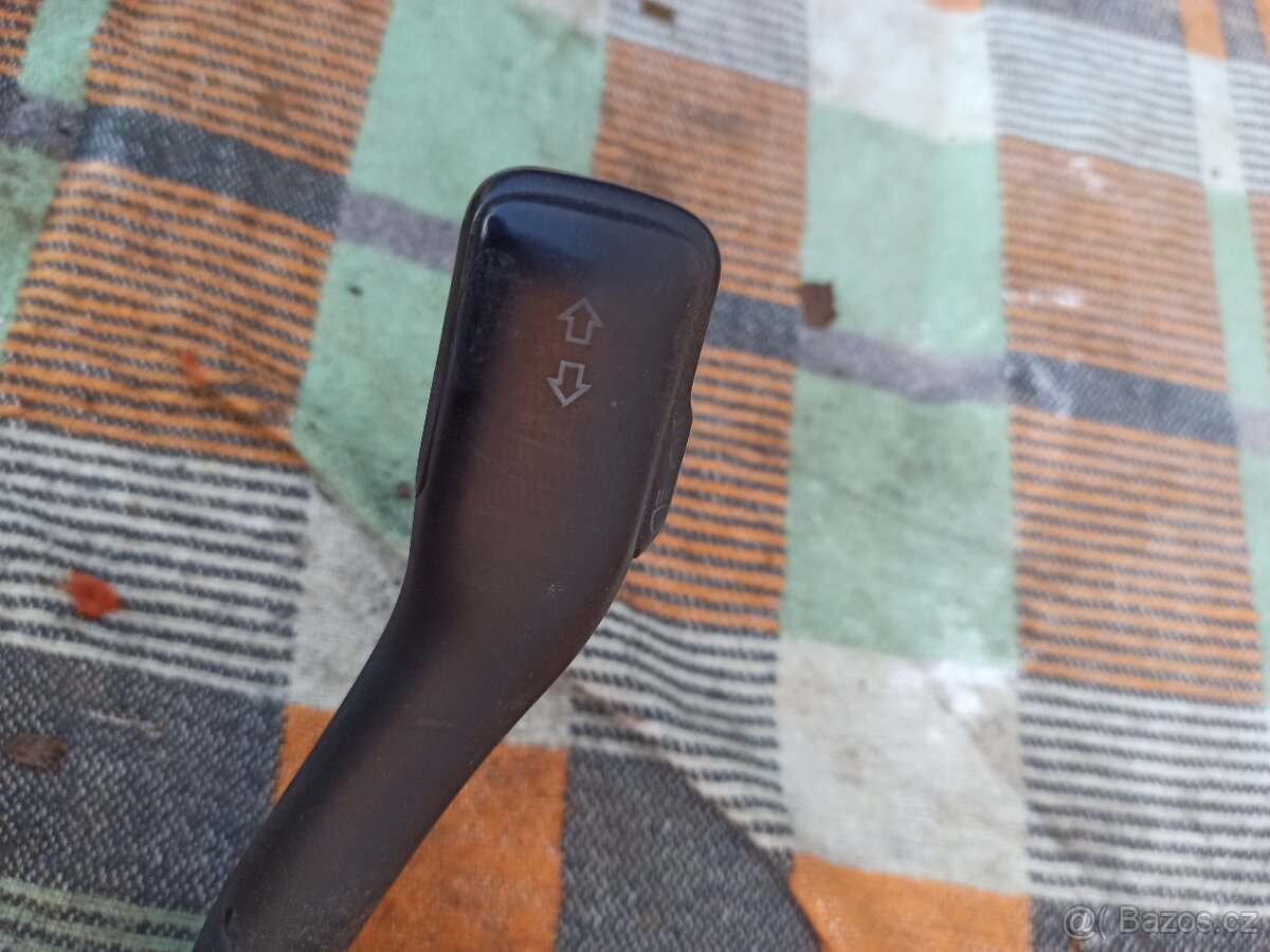 Prodám přepínač blikrů a stěračů (páčky) - 3