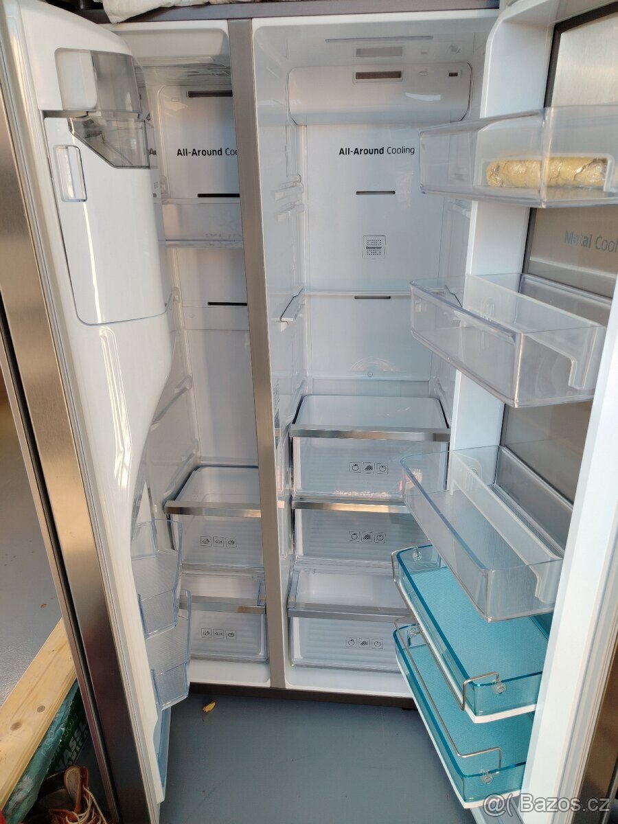 Americká Lednice s ledovačem food case (02) - 3