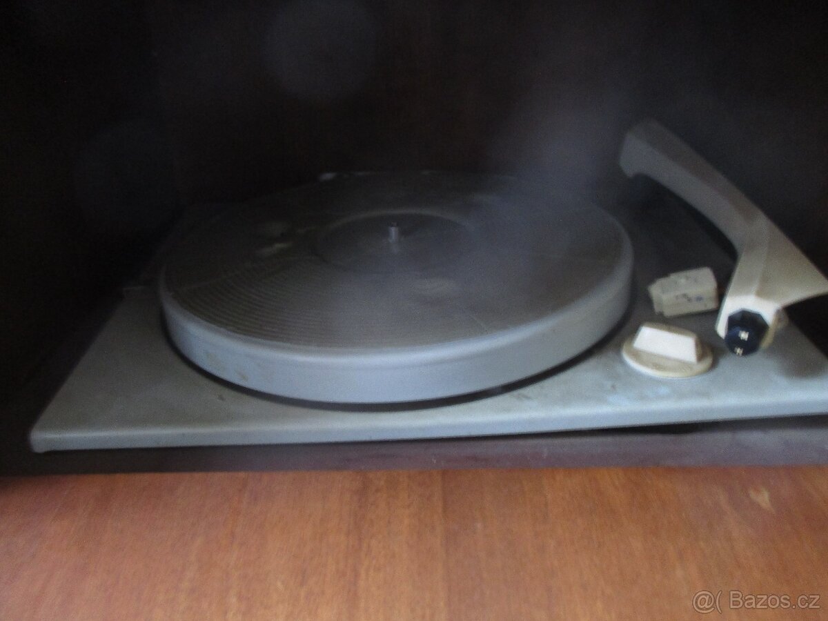 Retro rádio gramofon - 3