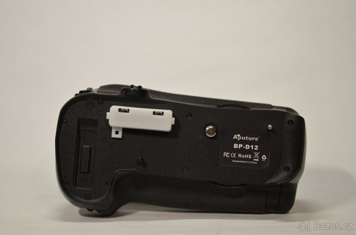 Aputure bateriový grip MB-D12 (BP-MD12) - 3