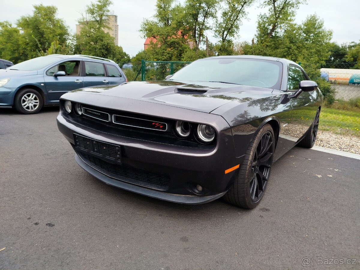 Dodge Challenger 5.7 hemi - 3