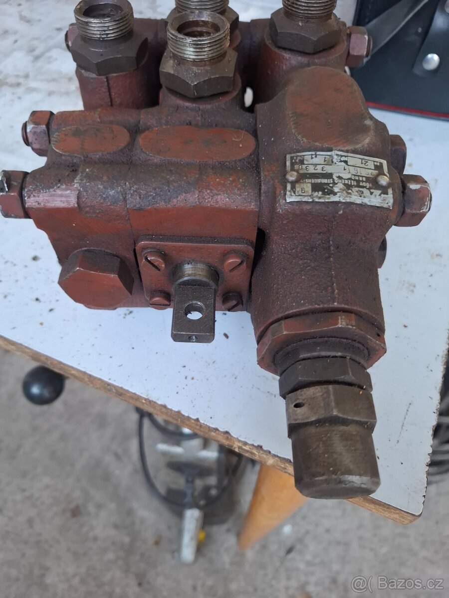 Hydraulický rozvaděč RS16 T - 3