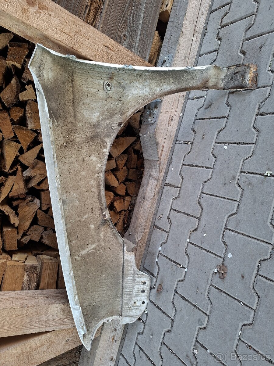 Octavia 1 blatník - 3