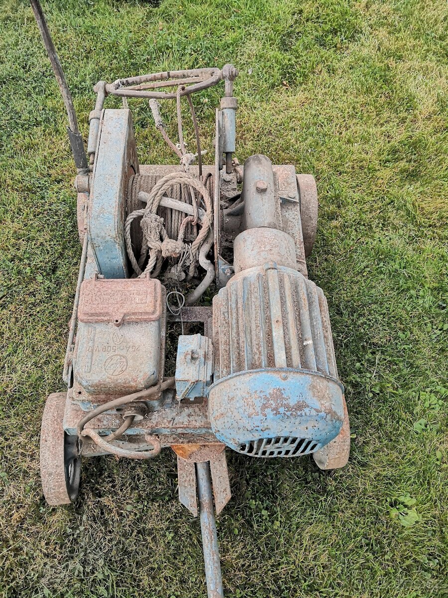 retro stavební vrátek - 3