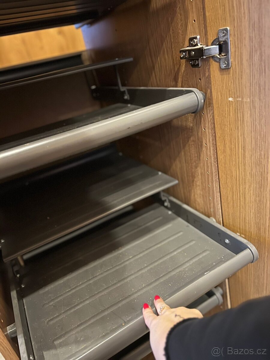 Skříňový systém IKEA PAX - 3