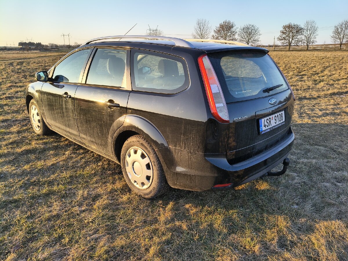 Prodám Ford Focus 1.6i 16V 74kw combi - 3