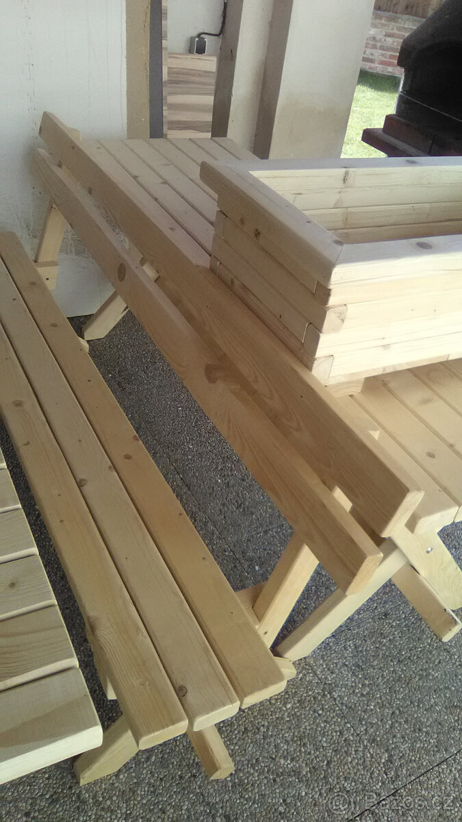 prodám lavice a stůl z masivu - 3