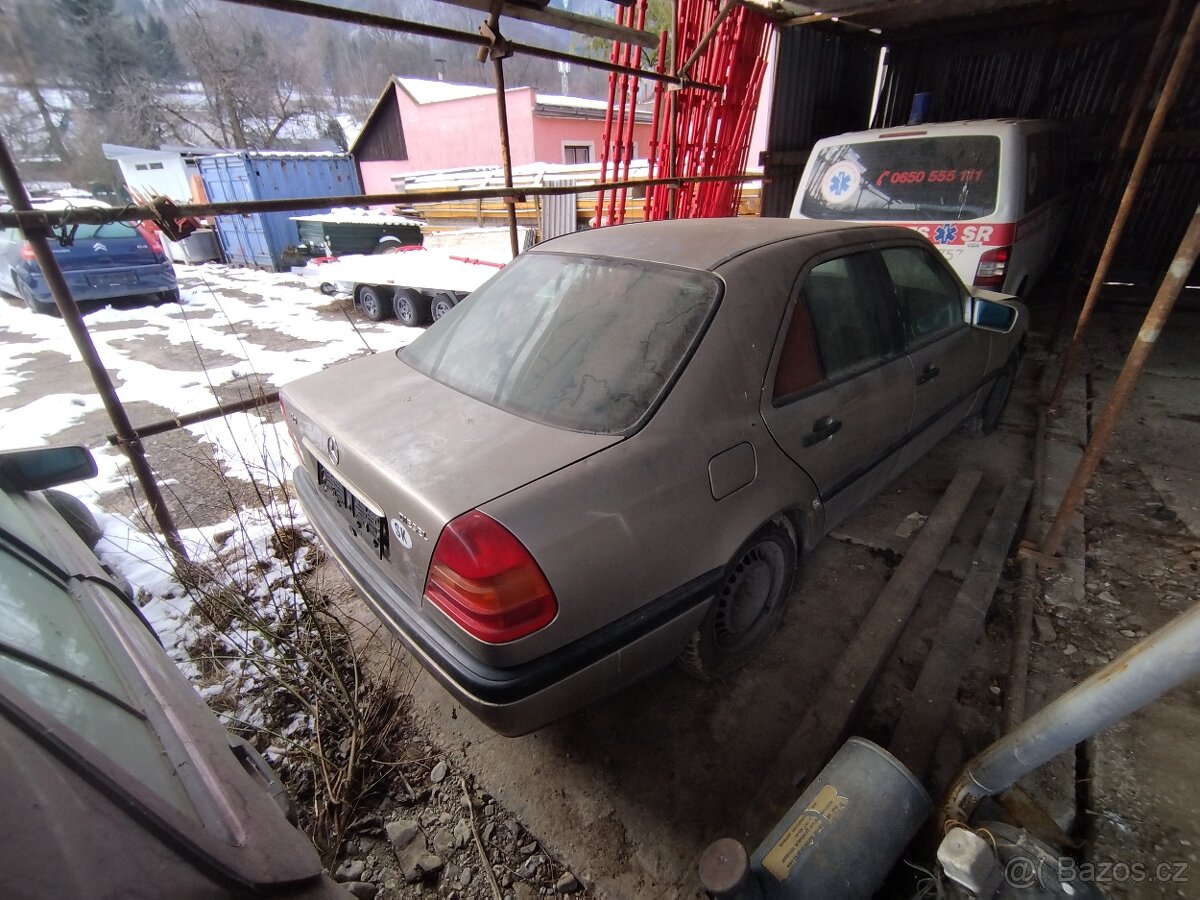 Mercedes Benz C200 - 3