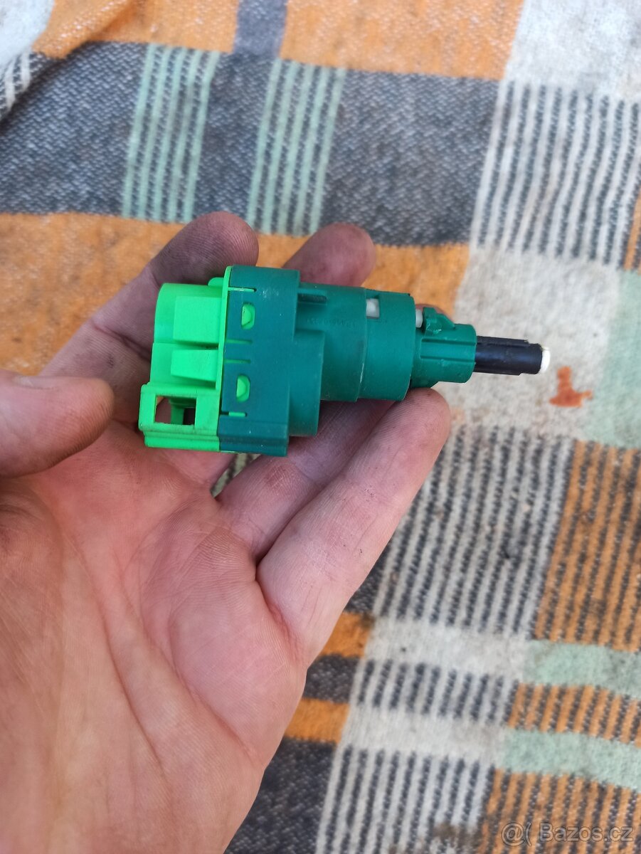 Prodám Fabia 1 - snímač brzdové světla - 3