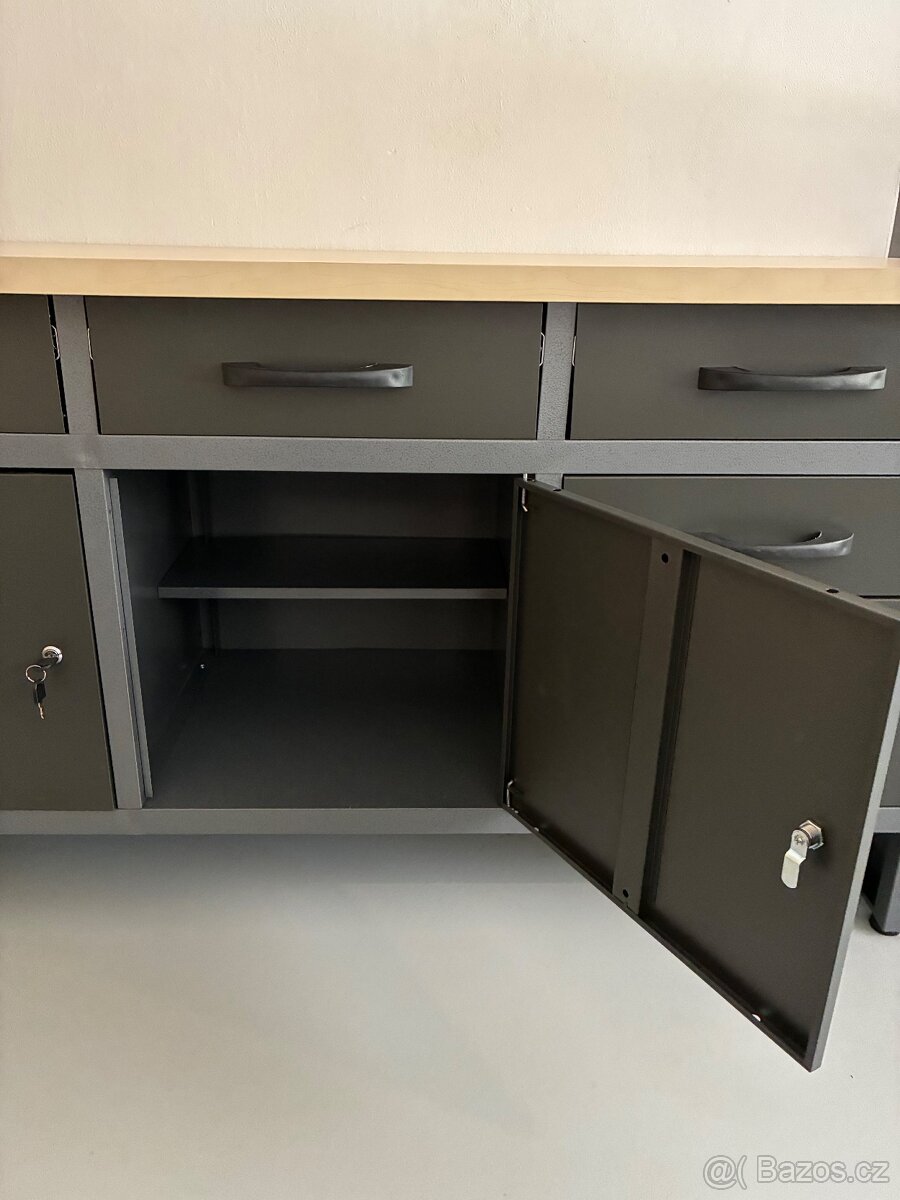 Pracovni stul - 3