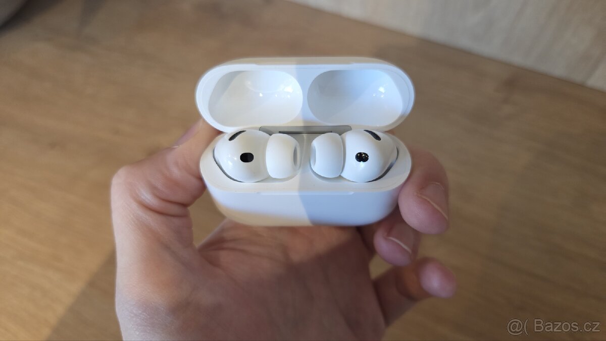 Prodám sluchátka Apple AirPods Pro 3 - 3