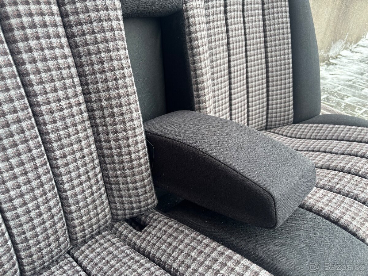 Mercedes 190 w201 Sportline interiér - 3