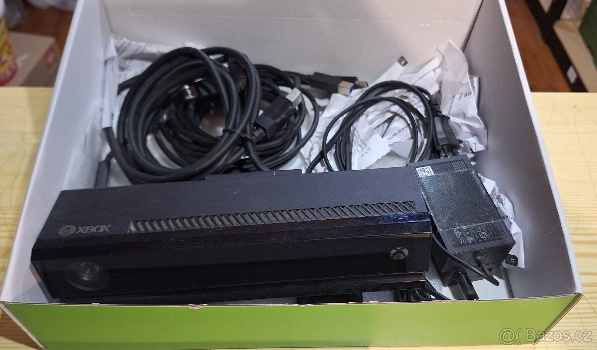 Xbox one S/512GB + Kinekt - 3