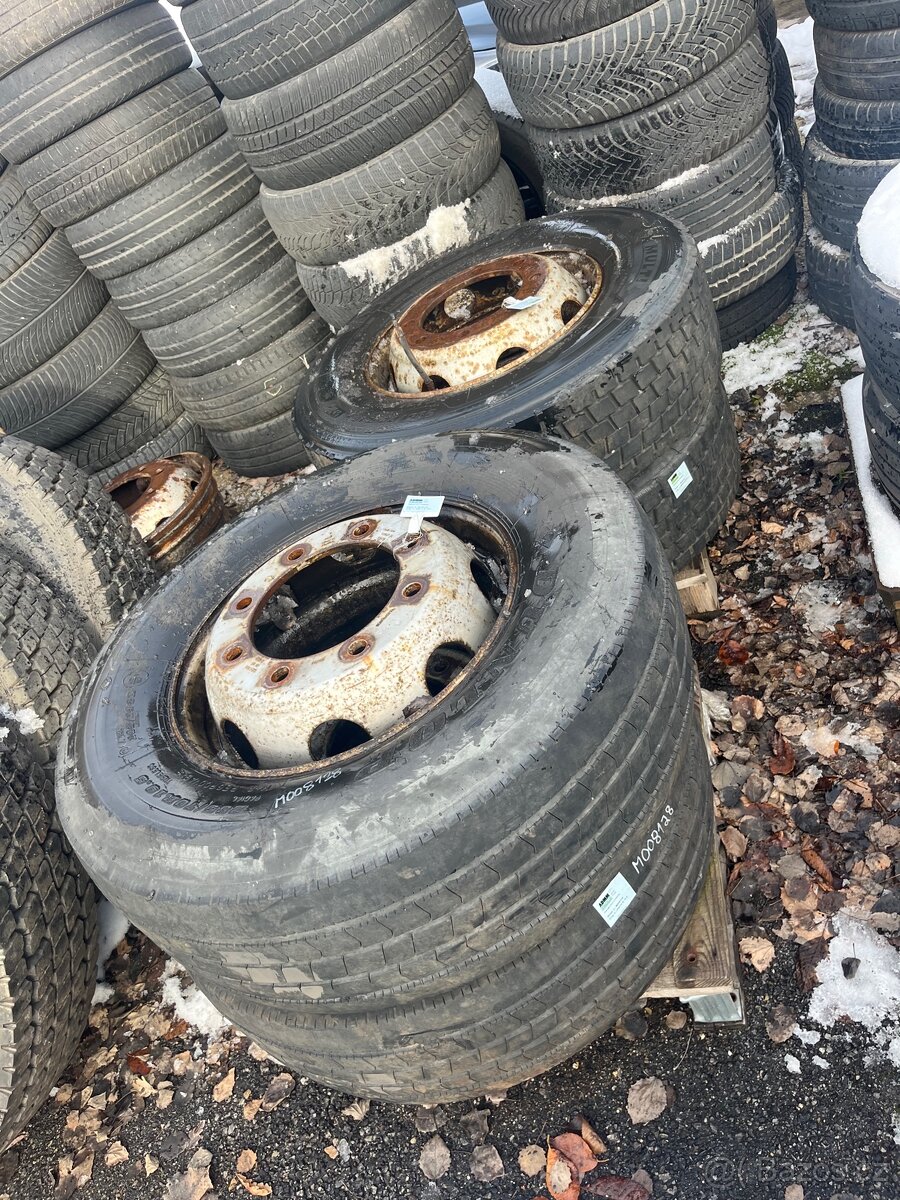 4ks Pneumatika s diskem 285/70 R19.5 - 3