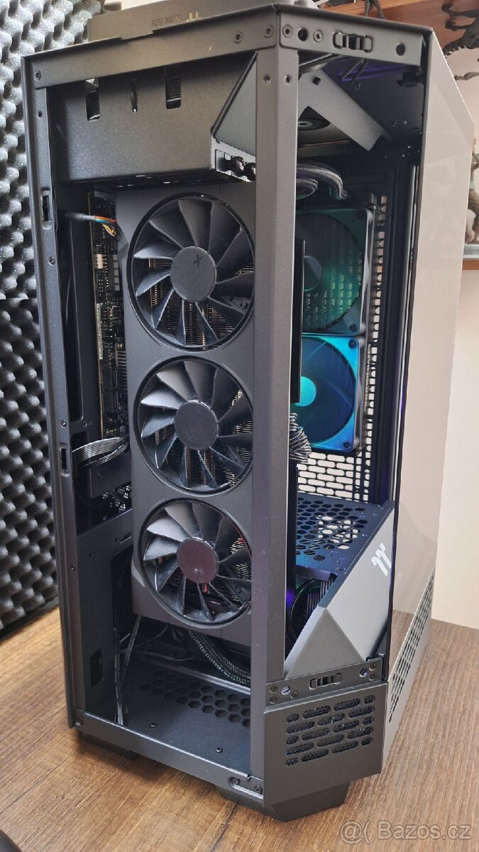 RX 9070 XT XFX Swift , amd grafická karta - 3