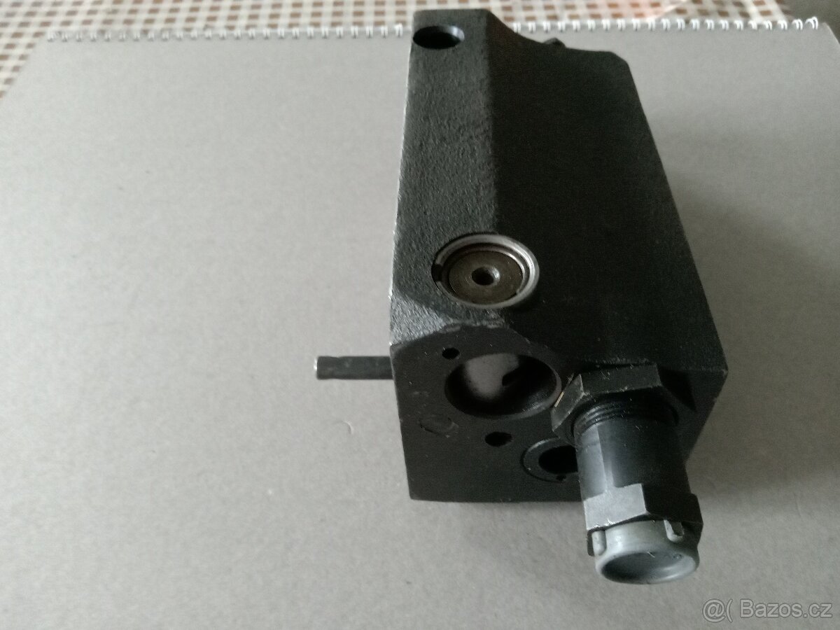 Rozvaděč hydrauliky Zetor - 3