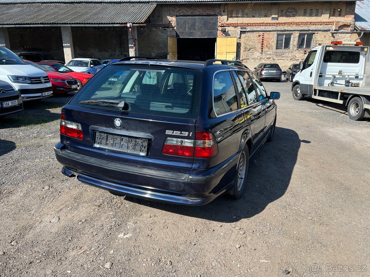 BMW E39 523iA - 3