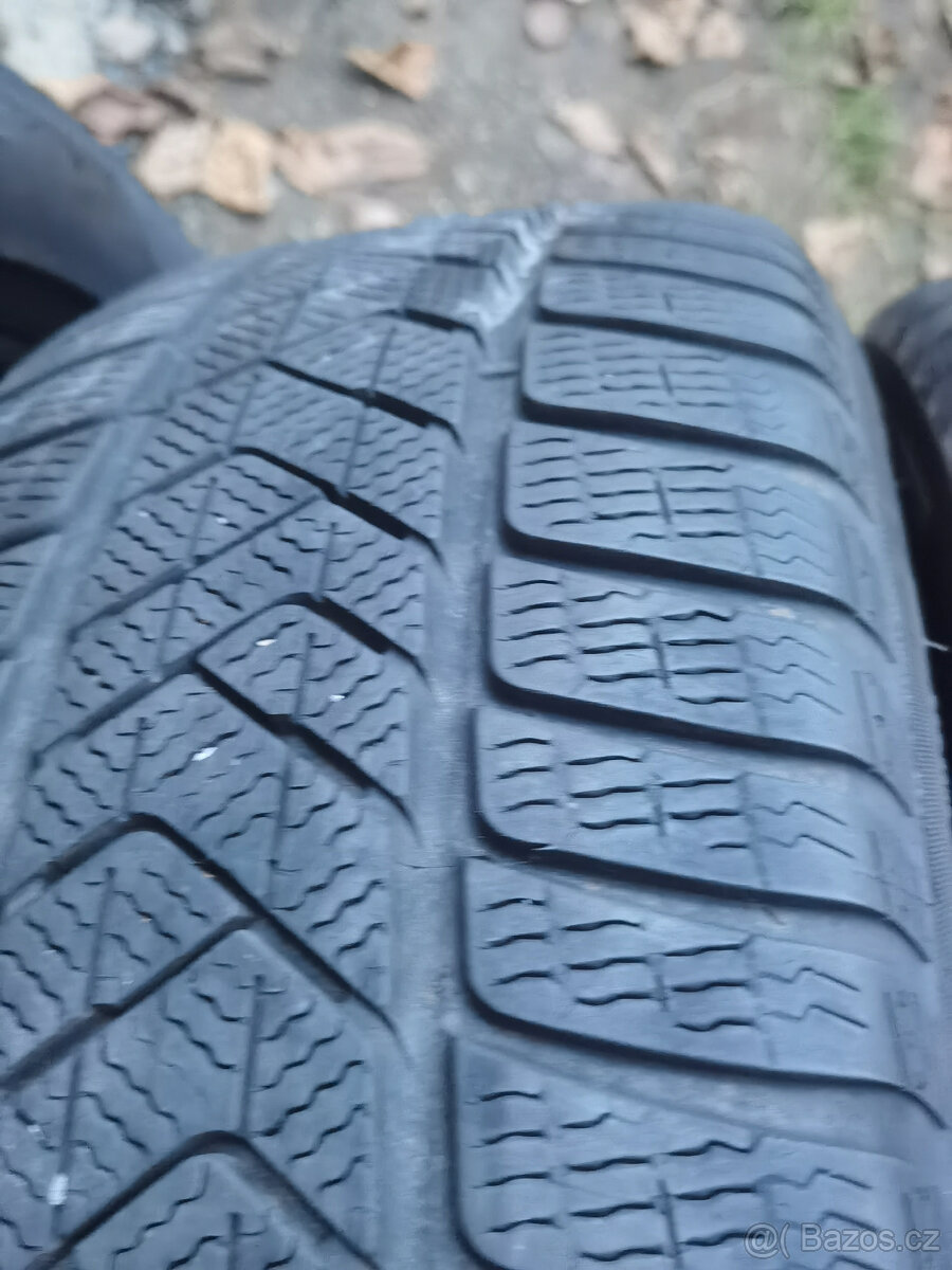 zimní 245 50 19 Pirelli run flat - 3