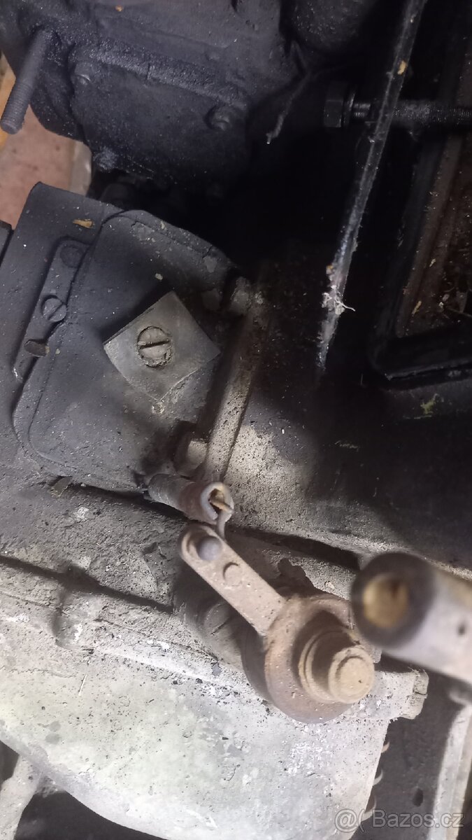 Zetor 25A-naftové čerpadlo - 3