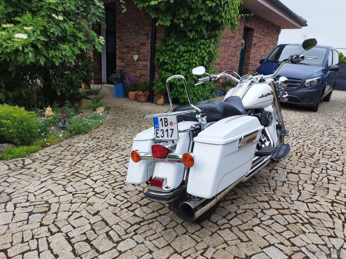 Harley Davidson ROAD KING - 3