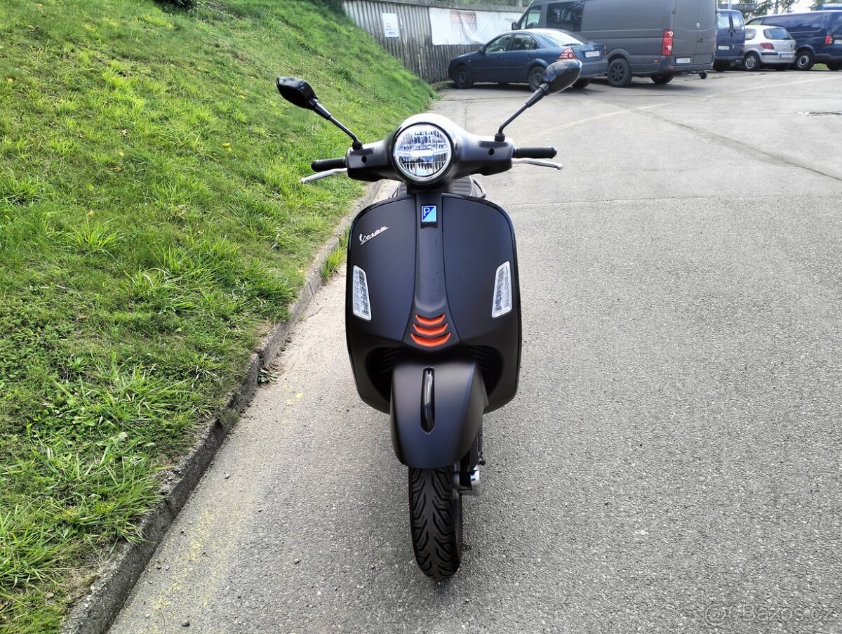 Vespa GTS Super 300 Sport - 3