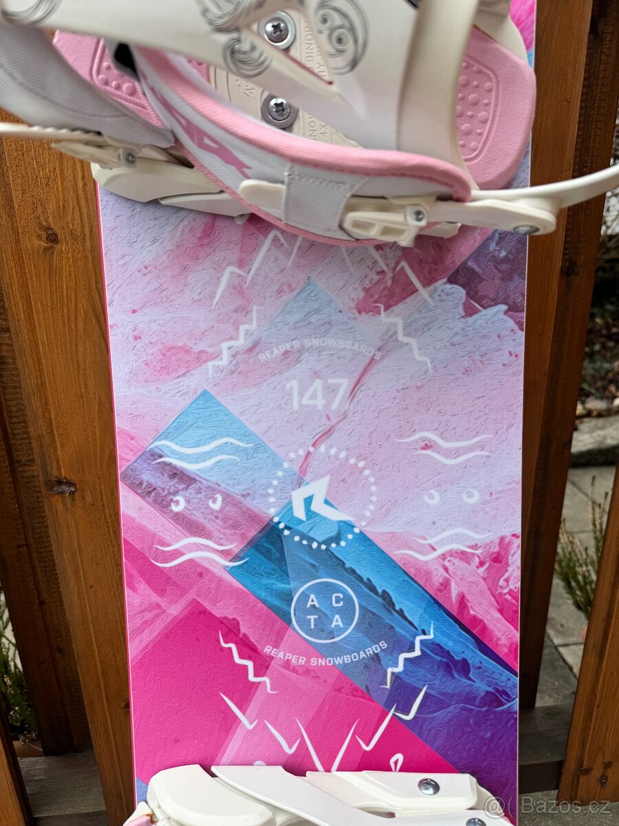 Nový snowboard s vázáním a botami - 3