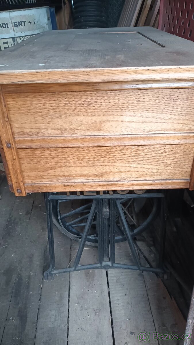 Prodám starý šicí stroj - 3