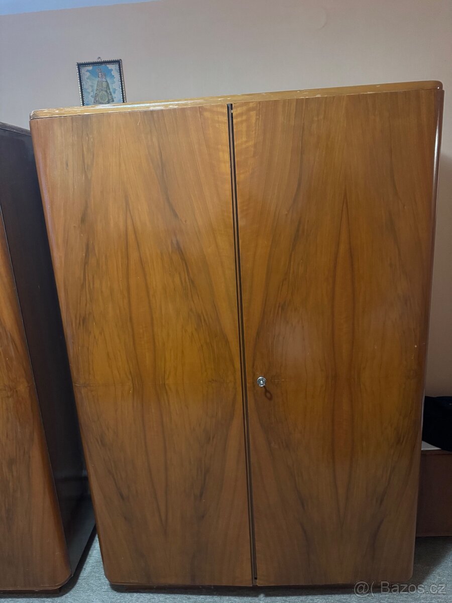 Retro nábytek - skříně, stolky - 3