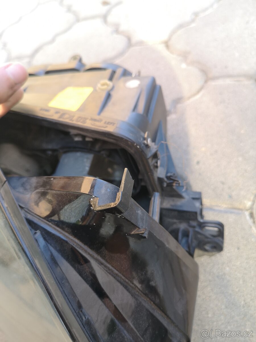 Ford Puma pravé přední světlo - 3