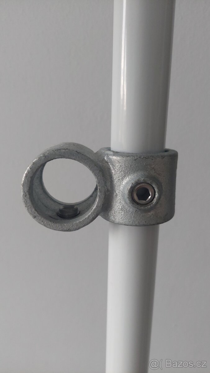 Teleskopický stojan na oblečení - 3