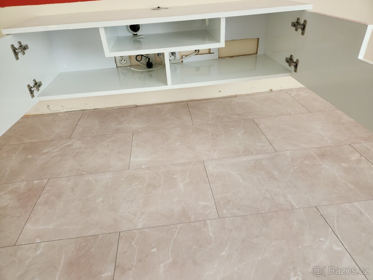 Tv stolek bílý lesk - 3