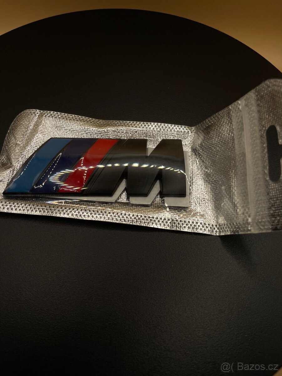 Samolepicí znak na BMW řády M - 3