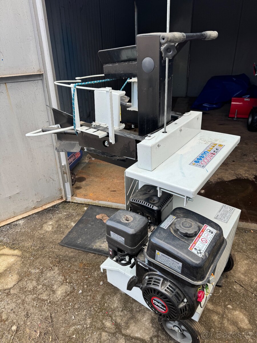 Štípačka dřeva benzinová - 3