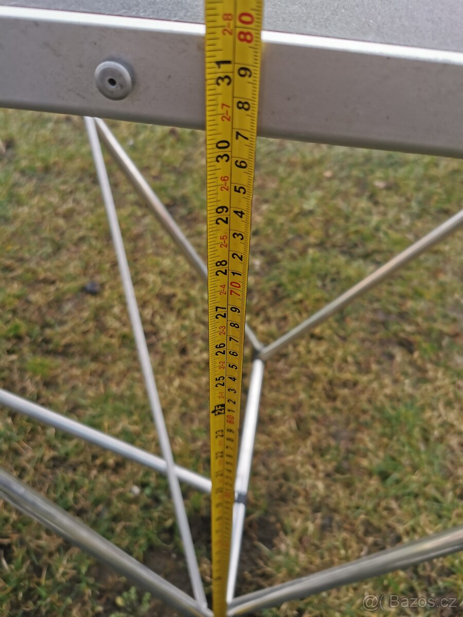 Kempinkovy stůl - 3