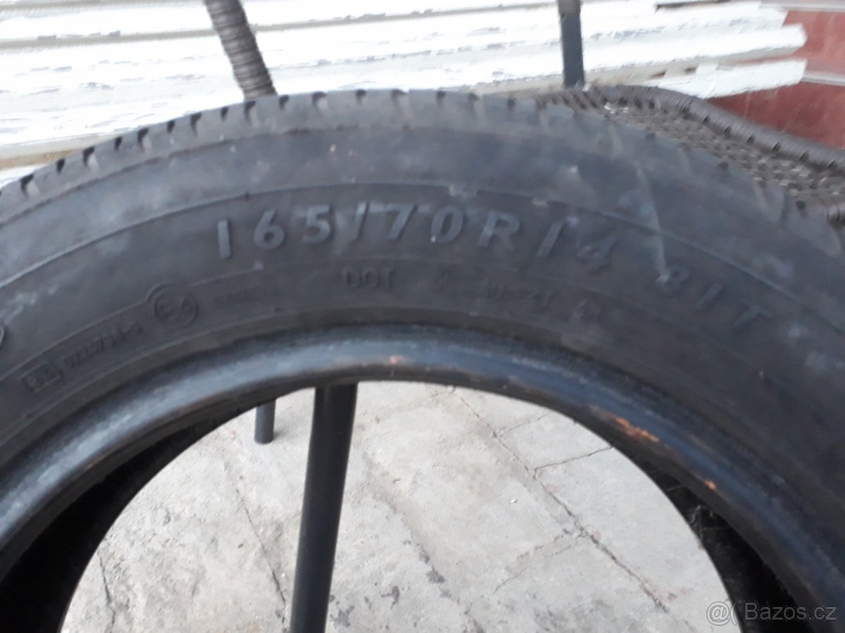 Prodám 2 ks pneumatik Dunlop 165/70 R14 - 3
