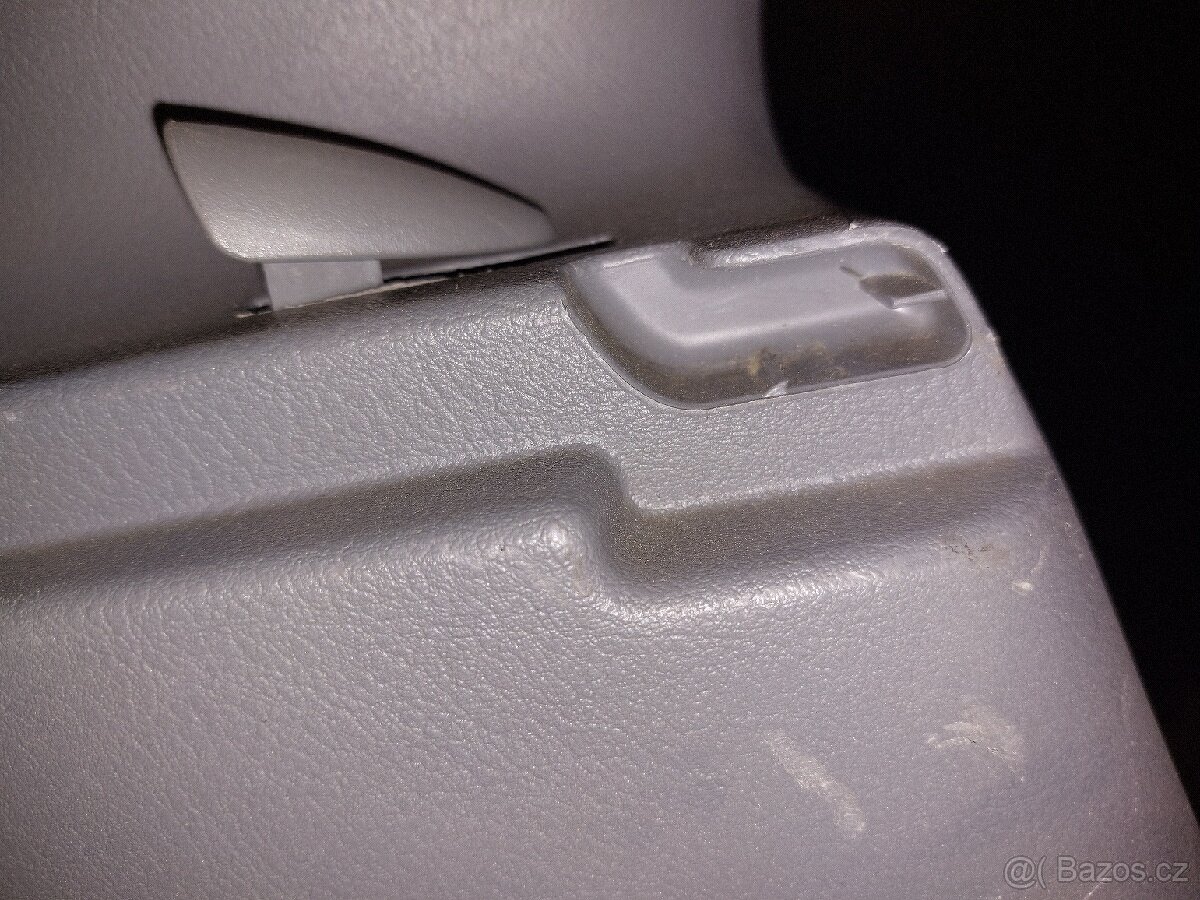 Škoda Felicia - Středový panel s díly - 3