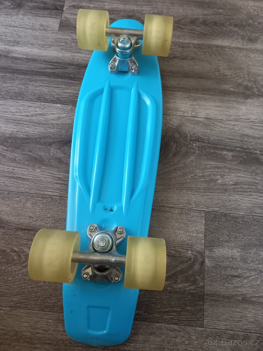Pennyboard se svítícími kolečky - 3