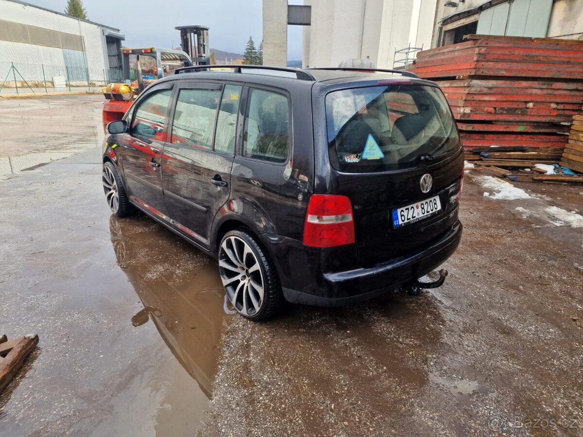 Volkswagen Touran - 3