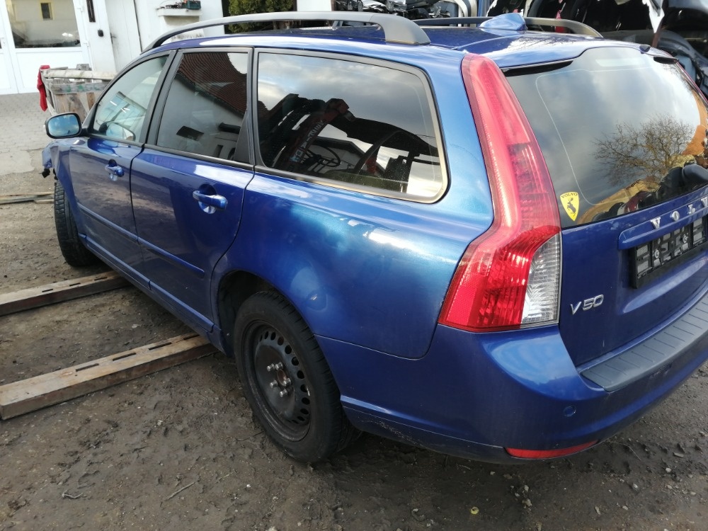 +Volvo V50 - 3