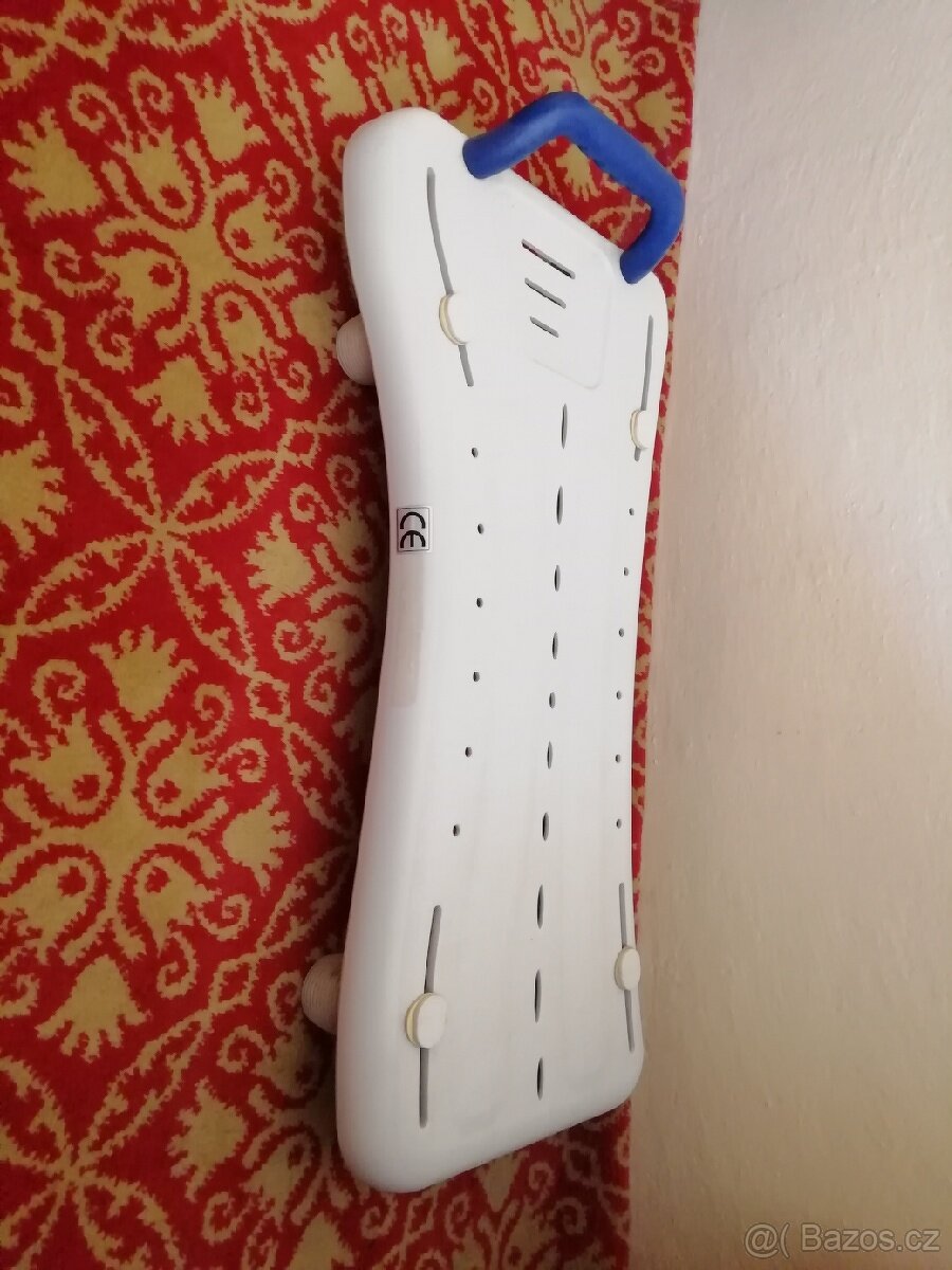 Sedačka na vanu s madlem Medical. - 3