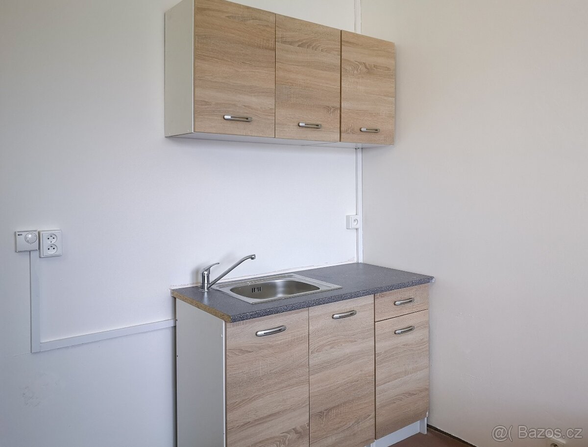 Pronájem bytu 1+kk - Jedovnice - 3